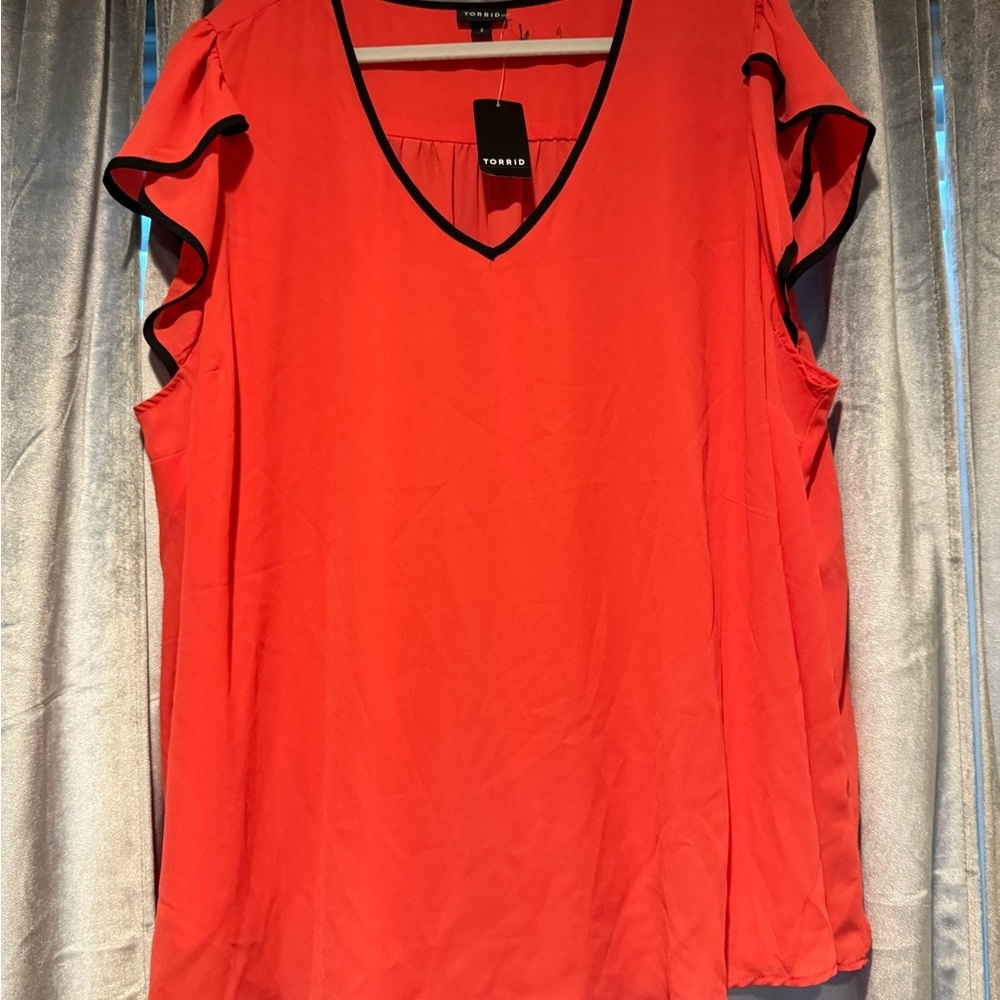 Torrid Salmon Red Ruffle Sleeve Blouse NWT size 4
